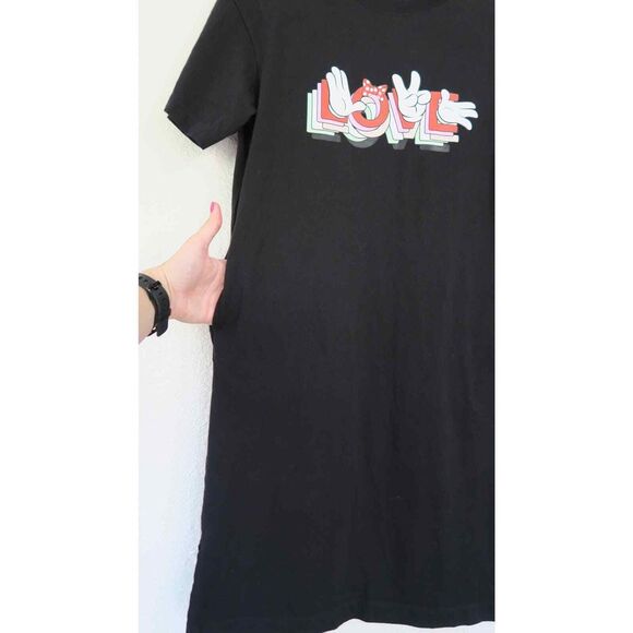 Uniqlo x Disney Girl's AMBUSH UT LOVE GRAPHIC T-SHIRT‎ DRESS. Size 9-10 - Picture 3 of 8